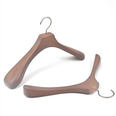 Hangers ta 'l-ispalla tal-libsa ta' l-injam wiesgħa